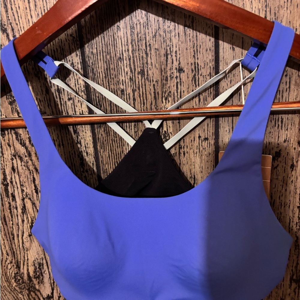 ON Cloud Nwt Movement blue sports bra - medium Women's Blue Bralette M